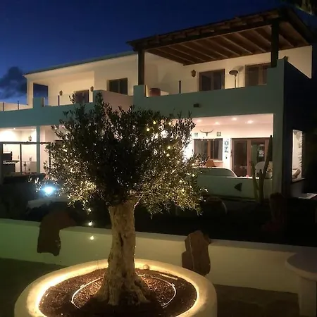 Stunning 5 Star Villa- 5 Mins Village Marina Villa Playa Blanca