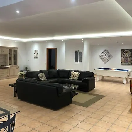 Stunning 5 Star Villa- 5 Mins Village Marina Playa Blanca