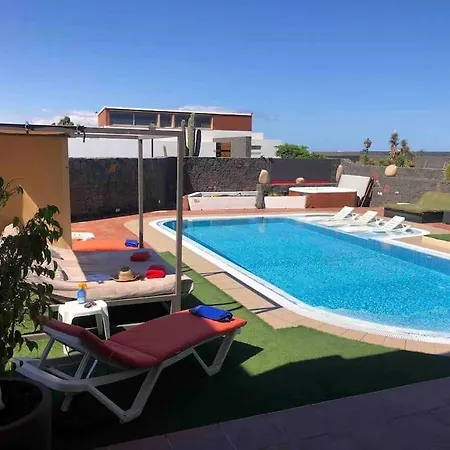 Villa Stunning 5 Star Villa- 5 Mins Village Marina *