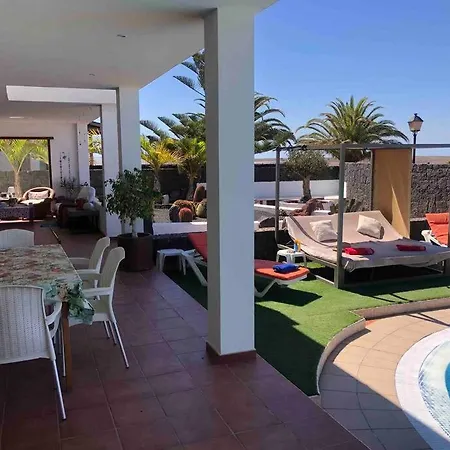 Villa Stunning 5 Star Villa- 5 Mins Village Marina Playa Blanca