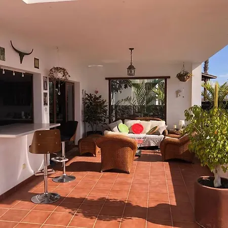 Stunning 5 Star Villa- 5 Mins Village Marina *