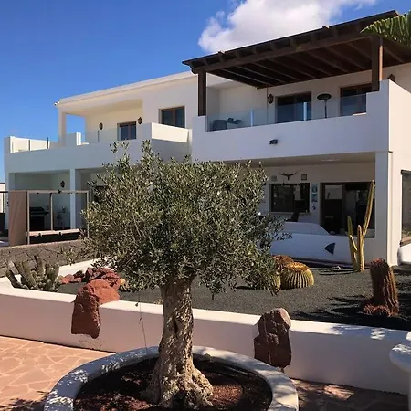 Villa Stunning 5 Star Villa- 5 Mins Village Marina Playa Blanca