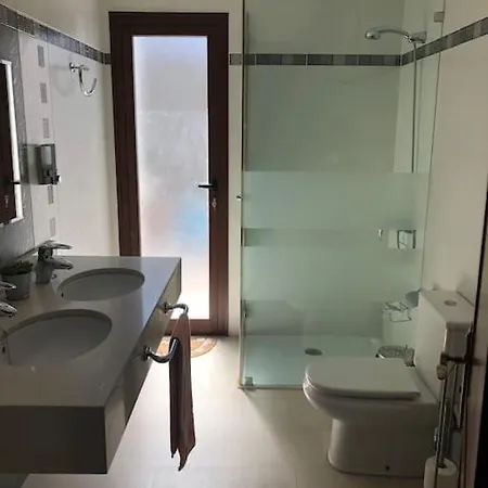 Stunning 5 Star Villa- 5 Mins Village Marina וילה פלאיה בלנקה
