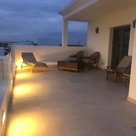 Stunning 5 Star Villa- 5 Mins Village Marina וילה